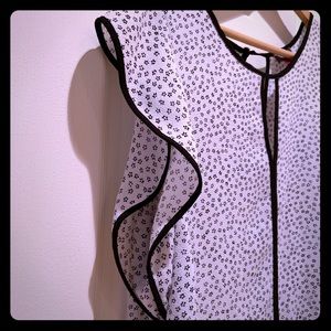 Vince Camuto short sleeve dress up or work blouse